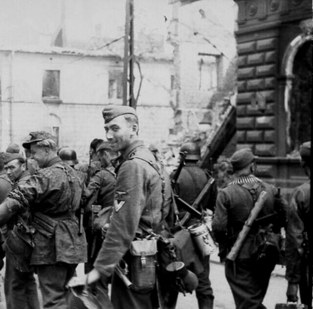 «Военные преступления нацистской Германии. Преступления Waffen-SS». Лекция Николая Калинина